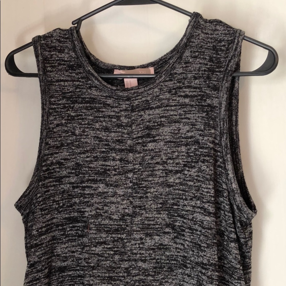 Slight Open Back Tank - Picture 2 of 3